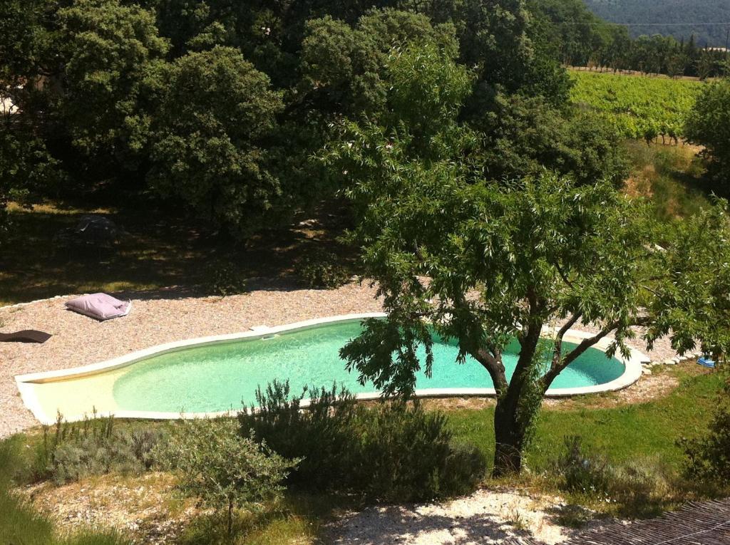 A Travers Champs Puyvert Dış mekan fotoğraf